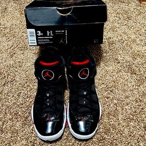EXCELLENT used condition Jordan 6 rings youth size 3y